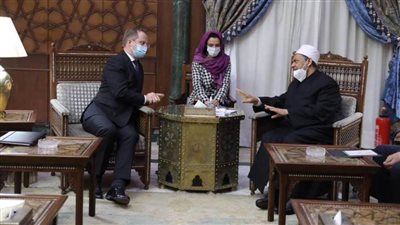 السفير البريطاني يوجه دعوة رسمية للإمام الأكبر لزيارة أكسفورد