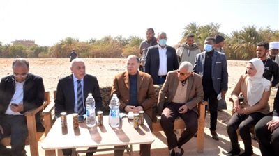 محافظ أسيوط ورئيس هيئة تنمية الصعيد يتفقدان أرض المنطقة الصناعية بالكوم الأحمر بالبدارى