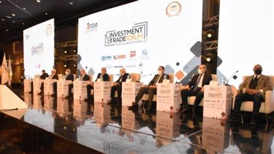 محافظ الشرقية يُشارك في فعاليات النسخة الأولى من منتدى الاستثمار والتجارة بالمحافظات