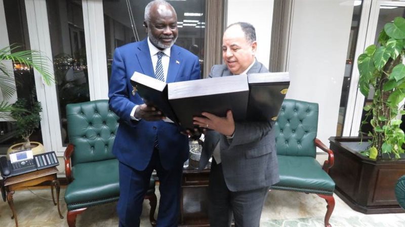 وزير المالية الدكتور