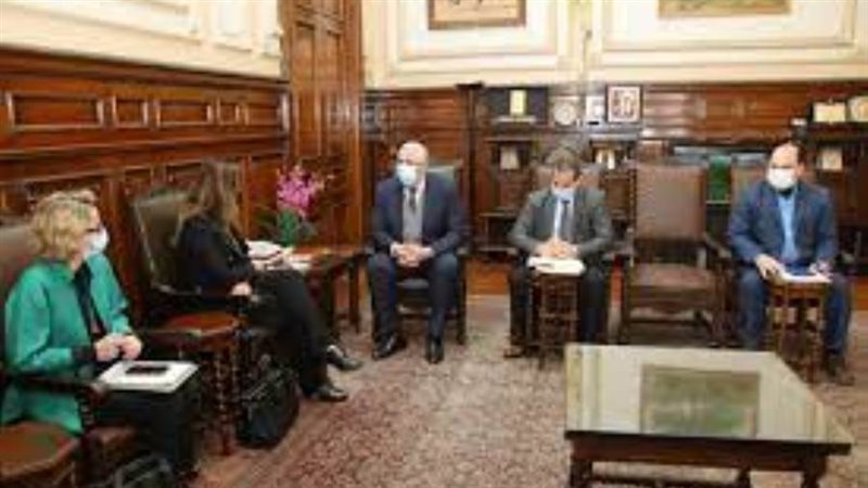 وزير الزراعة يبحث