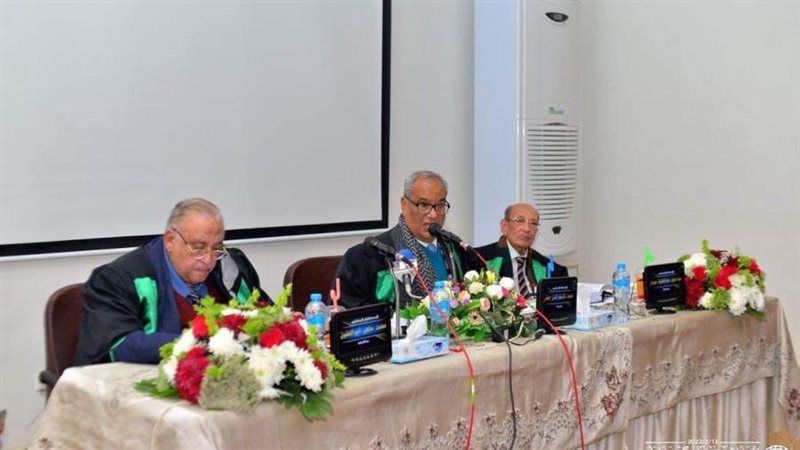 لجنة مناقشة الدكتوراة