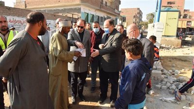 محافظ أسيوط ورئيس جهاز تعمير الوادي الجديد يتفقدان أعمال إنشاء مجمع خدمات المواطنين ومجمع الخدمات الزراعية