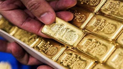 توترات روسيا وأوكرانيا ترفع الذهب فوق 1900 دولار