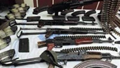 ضبط مخدرات وأسلحة نارية وذخائر بحوزة تشكيل عصابي بالشرقية