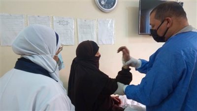 الكشف على ١٩٨٩ مريضا في قافلة طبية مجانية بقرية ديبونو بالبحيرة