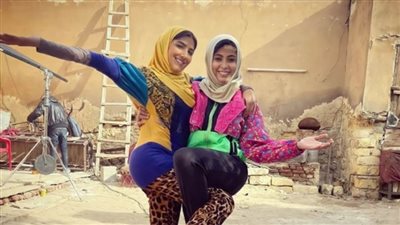 بالصور.. الجميلات يتخلين عن أناقتهن مقابل نجاح الأعمال الفنية