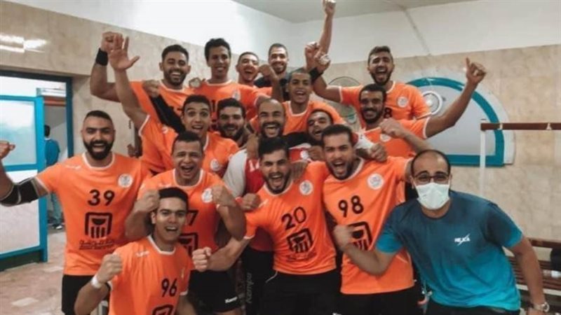 يد البنك الأهلي أرشيفية