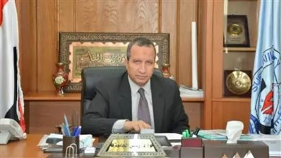 رئيس جامعة السويس يتابع انتظام الدراسة في أول أيام الترم الثاني