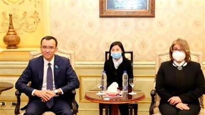 رئيس مجلس الشيوخ بكازاخستان يصل القاهرة في زيارة رسمية لمدة 3 أيام