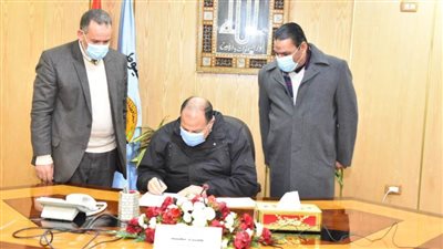 محافظ أسيوط يعتمد نتيجة امتحانات الفصل الدراسي الأول للشهادة الإعدادية