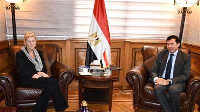 وزير الشباب والرياضة يبحث تعزيز التعاون مع ممثلى صندوق الأمم المتحدة للسكان واليونسيف