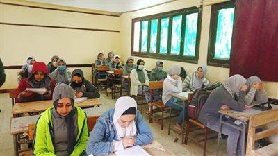 في أول يوم دراسي بالفصل الثاني.. انتظام العملية التعليمية بمدارس البحيرة