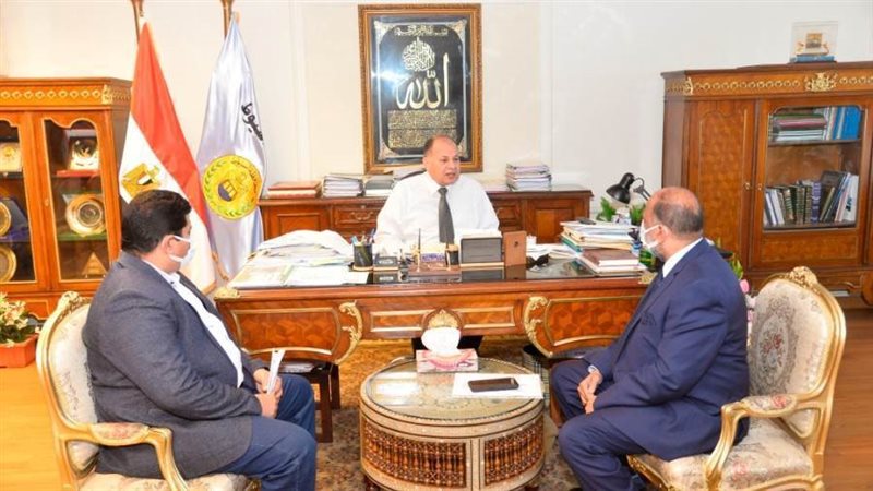 محافظ أسيوط يلتقي