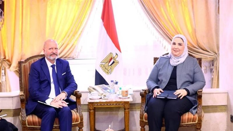 وزيرة التضامن وسفير