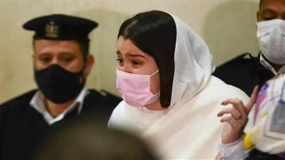 حنين حسام أمام المحكمة: 