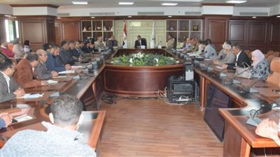 نائب محافظ بنى سويف يناقش ملف إزالة التعديات على أراضي أملاك الدولة