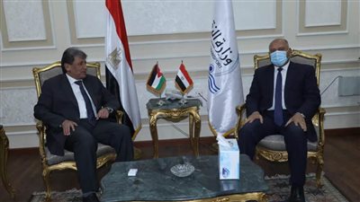 وزير النقل المصري يلتقي نظيره الأردني لبحث التعاون المشترك في مجال السكك الحديدية والنقل البحري