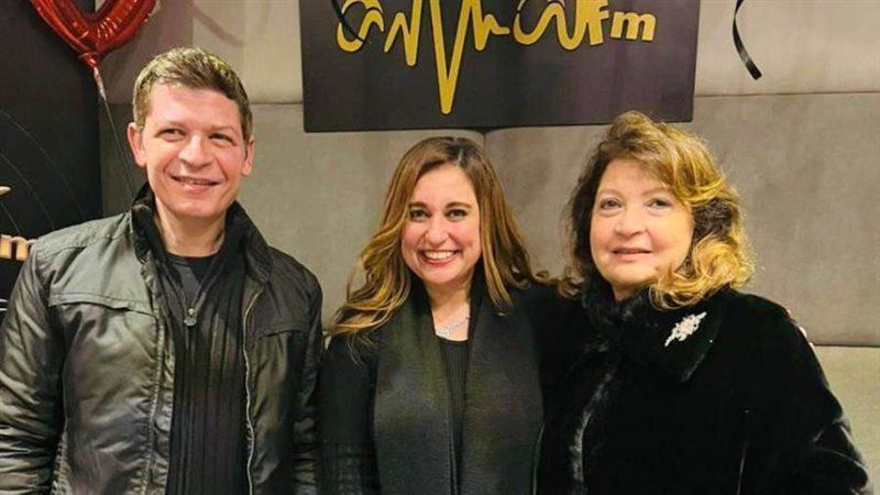 نجل وزوجة المطرب