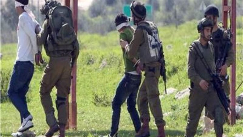 يعتقل 46 فلسطينيا