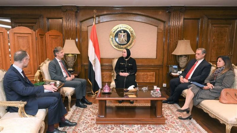 لقاء وزيرة التجارة