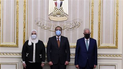 رئيس الوزراء يشهد مراسم توقيع بروتوكول بشأن إنشاء وتجهيز قرية التراث البدوي