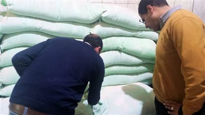 تموين إلاسكندرية تضبط مخزنًا مدعمًا