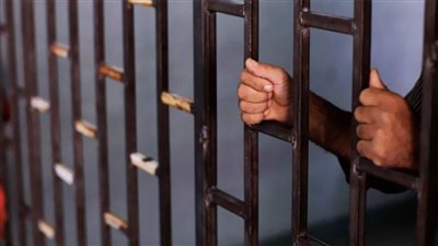 حبس ميكانيكي 6 أشهر ضرب ابنته وحلق شعرها