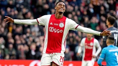 برشلونة ينافس في سباق ضم جرافينبيرش من آياكس الهولندي