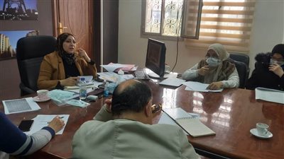 أحياء القاهرة تستعرض معوقات عملها