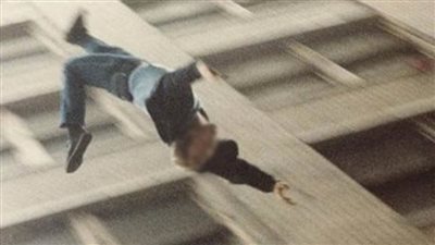 كشف ملابسات سقوط عامل من أعلى عقار بالقاهرة.. وضبط المتهم في الجريمة