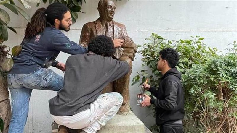 جانب من أعمال طلاب