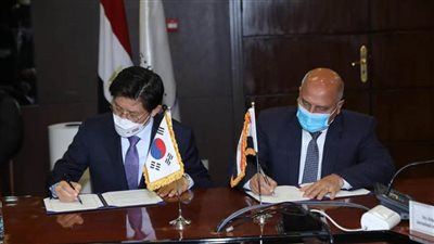 وزير النقل يبحث مع نظيره الكوري الجنوبي التعاون في مجال السكك الحديدية