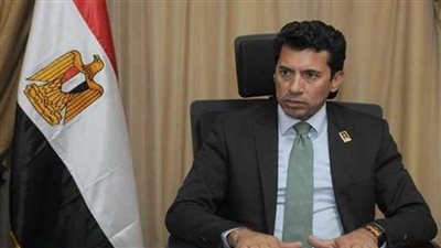 وزير الرياضة يهنئ سلمى أيمن لحصدها ذهبية الخماسى الحديث ببطولة المجر الدولية