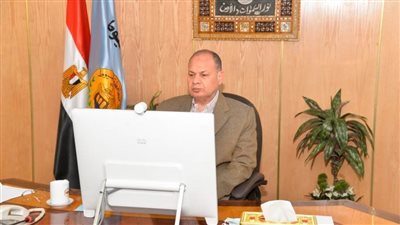 محافظ أسيوط يشارك في اجتماع وزير التنمية المحلية مع المحافظين عبر الفيديو كونفرانس 