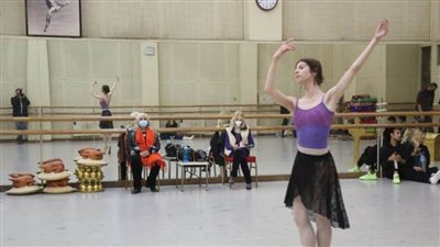 فرقة باليه أوبرا القاهرة تستعيد ذكريات أول عروضها بعد تأسيسها بالمسرح الكبير