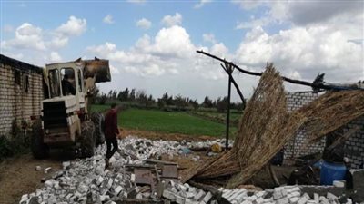 محافظة الجيزة تزيل ٦ حالات تعد على أملاك الدولة بالصف