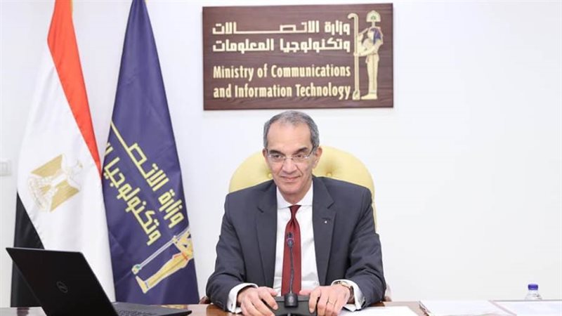 الدكتور عمرو طلعت