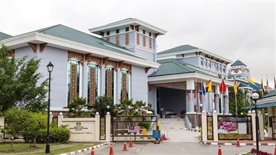 الخارجية الماليزية: عودة آخر مجموعة من الماليزيين من أوكرانيا غدا