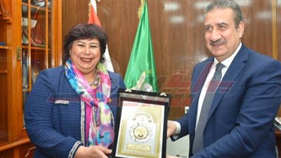وزيرة الثقافة تلتقي محافظ المنوفية لبحث تكثيف النشاط.. وتفعيل المشروعات الإبداعية