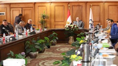 مجلس جامعة العريش يؤكد التزام الكليات بالجدول الزمني للفصل الدراسي الثاني