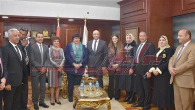 وزيرة الثقافة تلتقي محافظ بني سويف لبحث تنفيذ عدد من الأنشطة الإبداعية