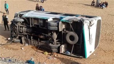 إصابة 21 شخصًا في انقلاب ميني باص أعلى الأوسطي