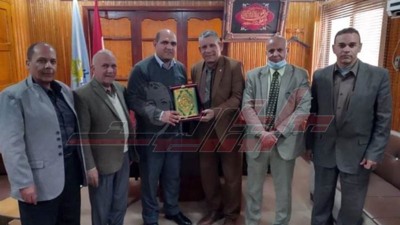 خلال التكريم