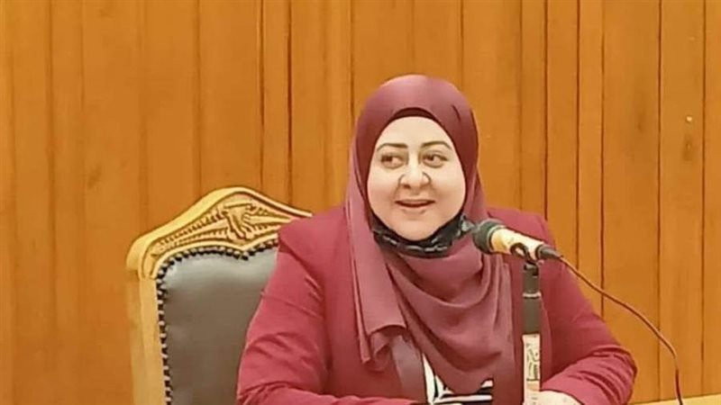 الدكتورة أميرة شوقي