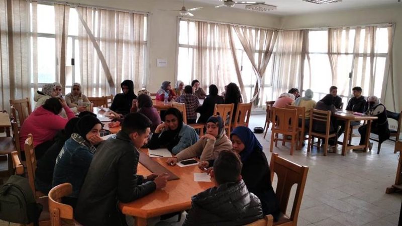 الطلاب أثناء انعقاد