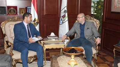 محافظ بني سويف يُثنى على جهود هيئة تعليم الكبار 