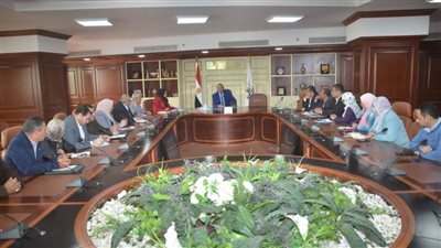  سكرتير عام بنى سويف يعقد اجتماعاً للنهوض بمستوى الخدمات بالقرى المستهدفة