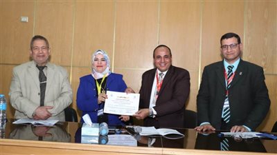 جلسات حوارية ومناقشات بحثية بالمؤتمر العلمي السابع 