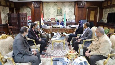 محافظ المنيا يستقبل وفد وزارة الصحة لإطلاق حملة للتطعيم ضد فيروس كورونا 